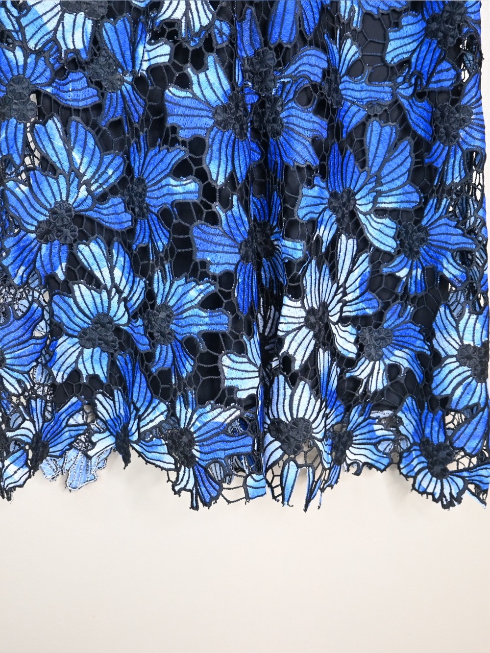 Elie Tahari Women's 4 Blue Black Floral Guipure Lace Sleeveless Dress - Picture 7 of 11